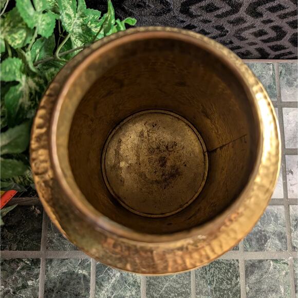 15" Tall Vintage Hammered Heavy Solid Brass & Copper Cylindrical Vase, Hong Kong - Picture 4 of 8